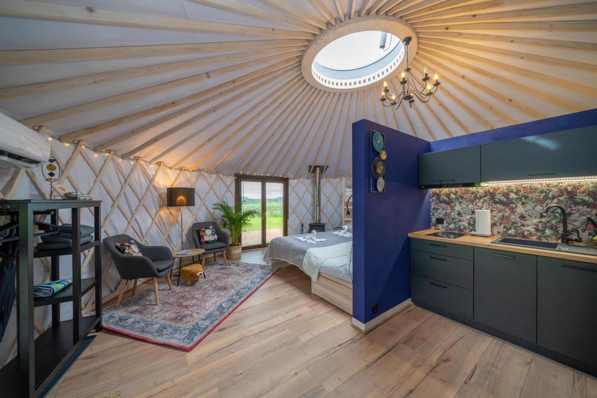 Dom W Domu - Izera Glamping Bed & Breakfast Gajowka  Bilik gambar