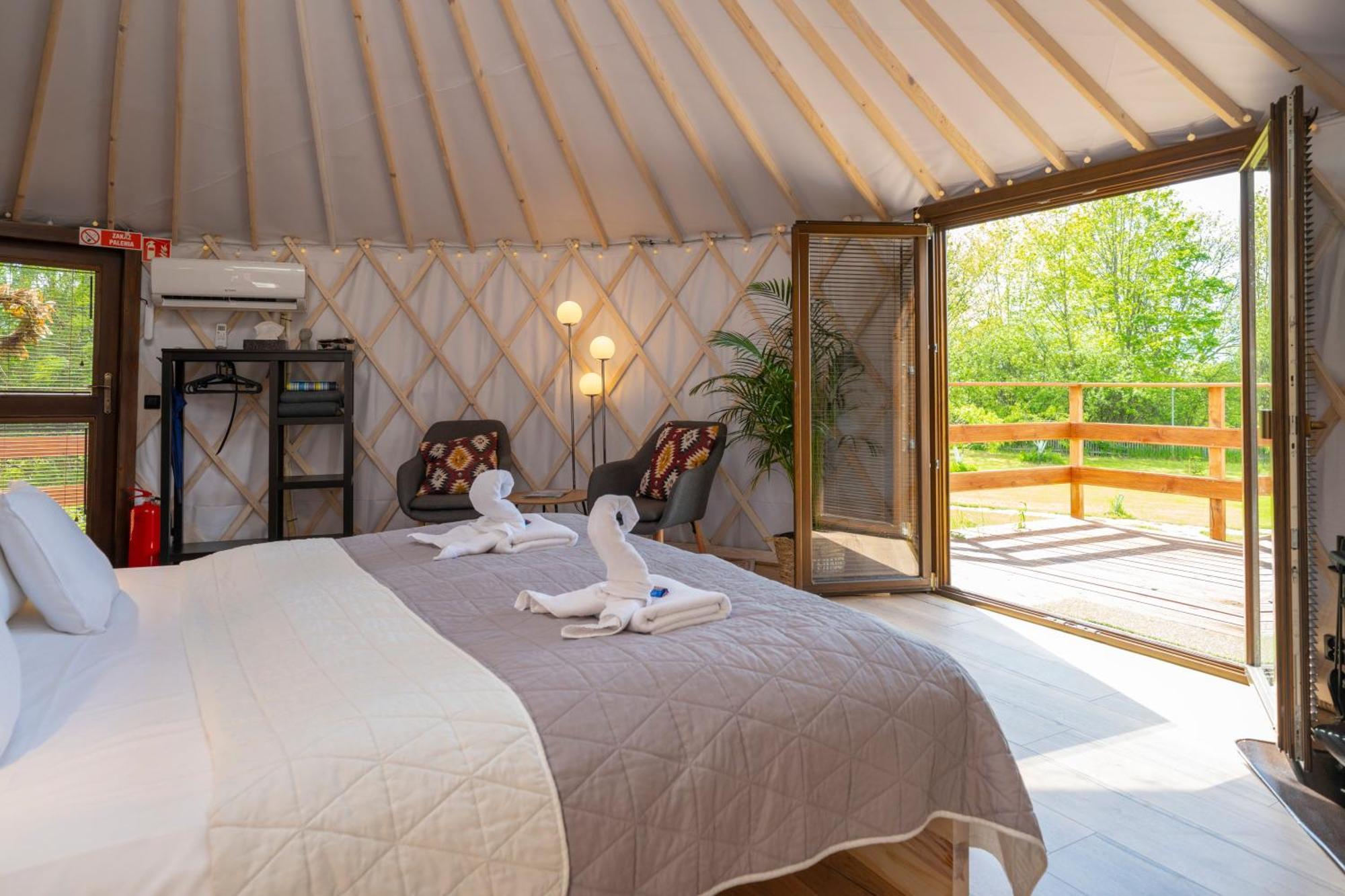 Dom W Domu - Izera Glamping Bed & Breakfast Gajowka  Bilik gambar